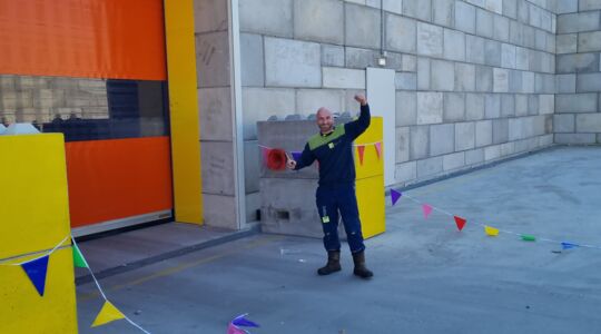 Nieuwe opslag voor oud papier bij plant in Loenen